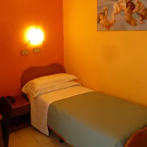 2* Hotel Romeo