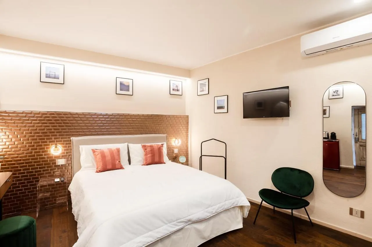 Tre36 - Smart & Design Room In The Old Center Bari 0*,  Italia